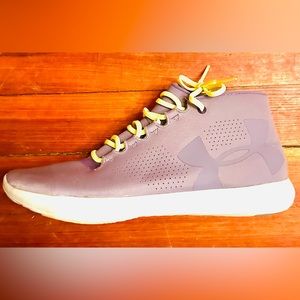 UNDER ARMOR ladies ankle sneakers, lightweight, perfect condition Size 9